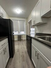 131 Park Dr, Unit 22 in Boston, MA - Foto de edificio - Building Photo