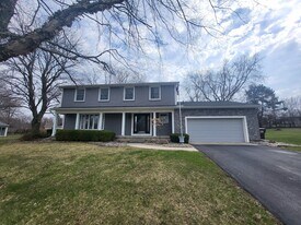 520 Meadowbrook Dr in Adrian, MI - Building Photo