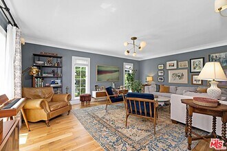 379 N Ridgewood Pl in Los Angeles, CA - Building Photo - Building Photo