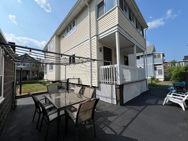 65 Boston Ave, Unit 2 in Somerville, MA - Building Photo - Building Photo