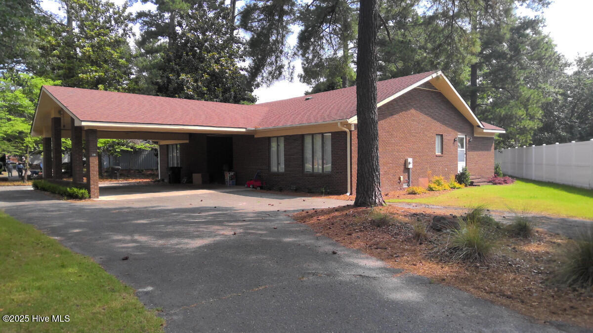 611 S Charles St in La Grange, NC - Building Photo