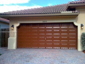 22032 SW 95th Pl in Cutler Bay, FL - Building Photo - Building Photo
