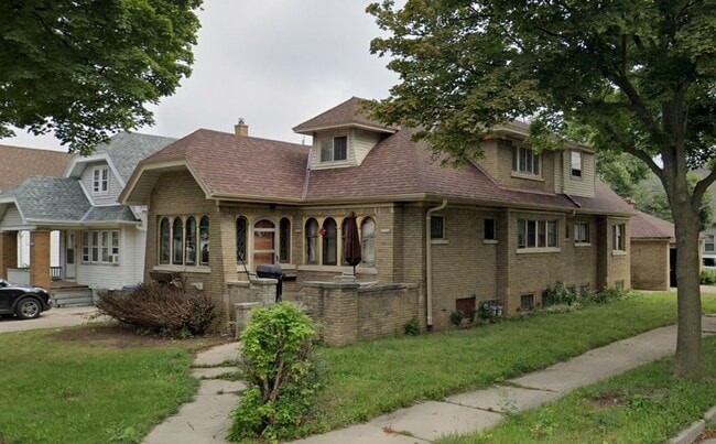 property at 2902 N 57th St