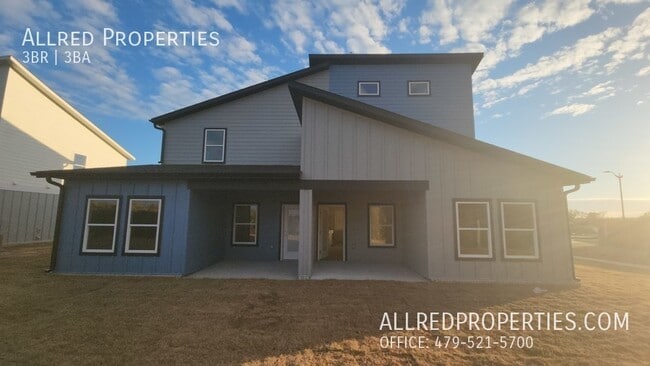 1608 Casuarina Dr in Bentonville, AR - Building Photo - Building Photo