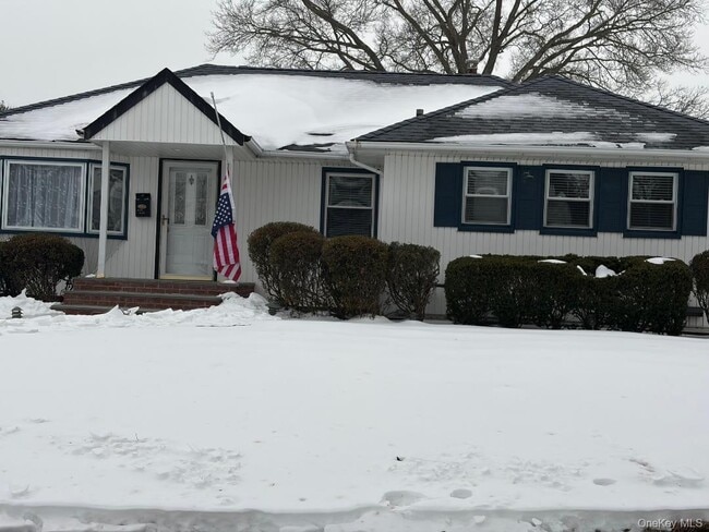 3134 Ward Ln in Hempstead, NY - Building Photo - Building Photo