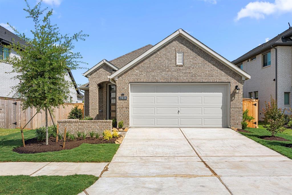 21038 Armstrong County Dr in Cypress, TX - Foto de edificio