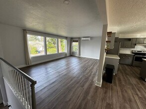 2280 W 28th Ave in Eugene, OR - Building Photo - Building Photo