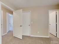 238 Hampton Dr photo'