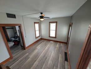 1865 Grace St in Dubuque, IA - Building Photo - Building Photo