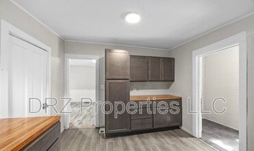 841 Oakland Ave SW in Grand Rapids, MI - Building Photo - Building Photo