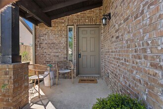 208 Callahan Ln in Leander, TX - Foto de edificio - Building Photo