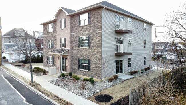 1513 Maple St in Bethlehem, PA - Building Photo - Building Photo