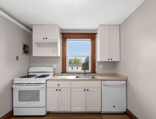 1236 Maple Ave, Unit B in Arbutus, MD - Foto de edificio - Building Photo