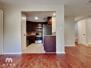 102 Summer Crest Cir in Spring, TX - Foto de edificio - Building Photo