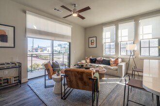 Bellrock Sawyer Yards in Houston, TX - Foto de edificio - Interior Photo