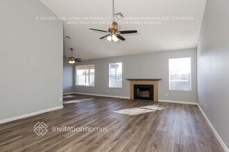 4501 N 106th Dr, Unit 3 in Phoenix, AZ - Foto de edificio - Building Photo