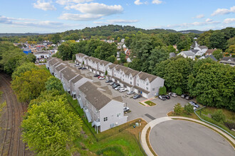 Chestnut Street Townhomes in Danbury, CT - Building Photo - Building Photo