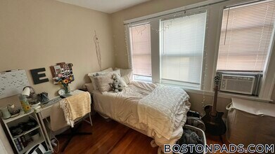 89 Hillsdale Rd in Medford, MA - Building Photo - Building Photo