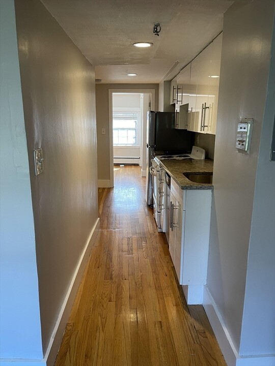 61 Pinckney St, Unit 4 in Boston, MA - Building Photo