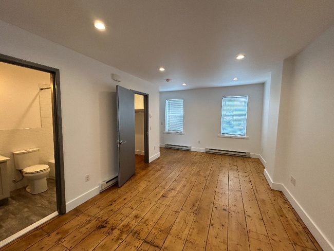 233 1st St in Newburgh, NY - Building Photo - Building Photo
