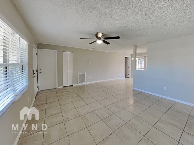 1065 Bridlewood Way in Brandon, FL - Building Photo - Building Photo