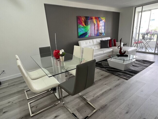 901 NE 14th Ave, Unit 506 in Hallandale Beach, FL - Building Photo - Building Photo