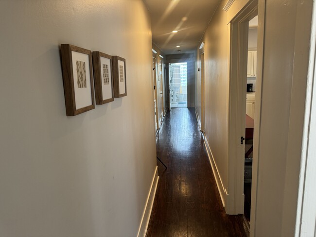 339 Whitaker St, Unit 3 in Savannah, GA - Building Photo - Building Photo