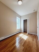 945 W Side Ave in Jersey City, NJ - Foto de edificio - Building Photo