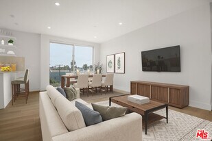 4418 S Slauson Ave in Los Angeles, CA - Building Photo
