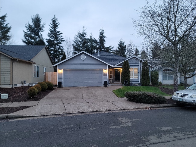 5617 SW Windflower Dr in Corvallis, OR - Building Photo - Building Photo