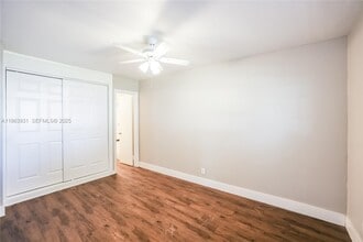 5801 Royal Palm Blvd in Margate, FL - Building Photo - Building Photo