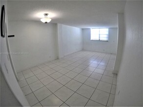 2903 NE 163rd St, Unit 404 in North Miami Beach, FL - Building Photo - Building Photo