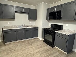 3878 Johnson Ave in Davenport, IA - Building Photo - Building Photo