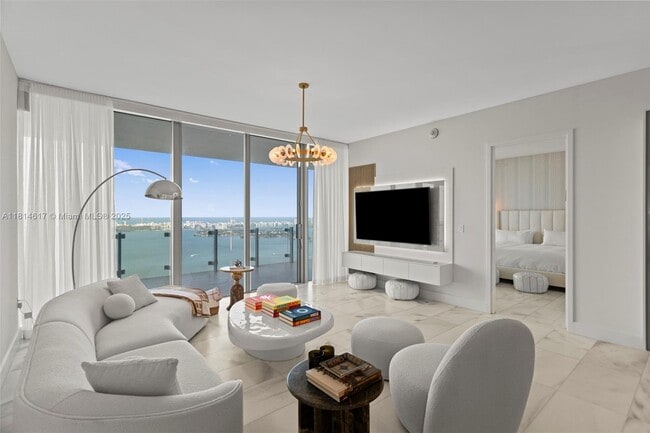 700 NE 26th Terrace in Miami, FL - Building Photo - Building Photo