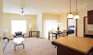 Adam Ridge Condos in Johnston, IA - Foto de edificio - Interior Photo