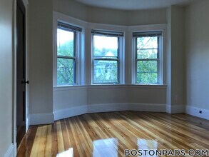 163 Summer St in Somerville, MA - Foto de edificio - Building Photo