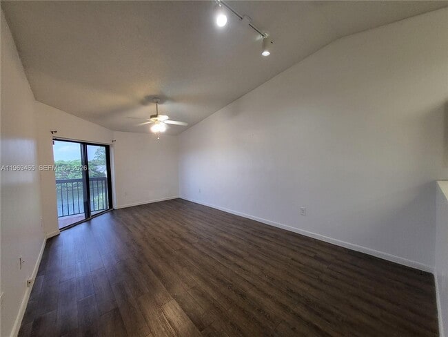 9921 Nob Hill Ln in Sunrise, FL - Building Photo - Building Photo