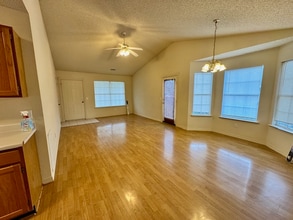 2550 Lost Springs St in Springdale, AR - Building Photo - Building Photo