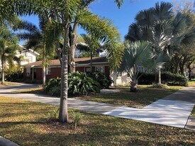 902 S Bruce St in Tampa, FL - Building Photo