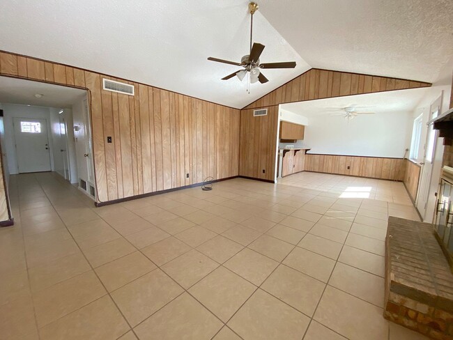 9301 R J Wood Pl in El Paso, TX - Building Photo - Building Photo