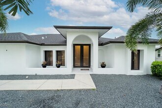 3728 SE 18th Ave in Cape Coral, FL - Building Photo - Building Photo