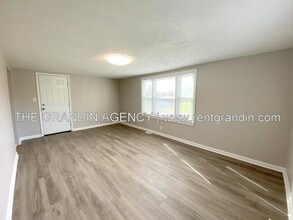 8623 Plantation Rd in Roanoke, VA - Building Photo - Building Photo