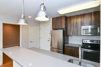 100 Marshall St in Hoboken, NJ - Building Photo - Building Photo