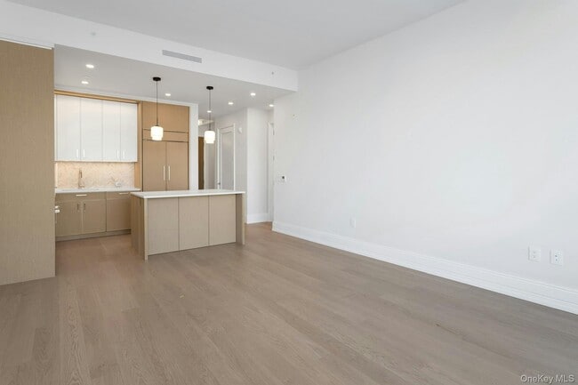 4 Lighthouse Lndg in Sleepy Hollow, NY - Building Photo - Building Photo