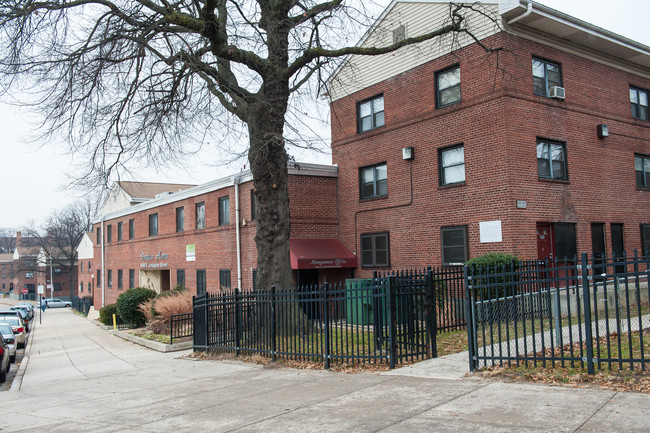 Douglass Homes in Baltimore, MD - Foto de edificio - Building Photo