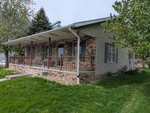 102 E Pearl St in Danvers, IL - Building Photo - Building Photo