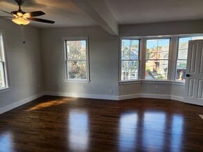 20 State St, Unit 4 in Bristol, RI - Building Photo - Building Photo