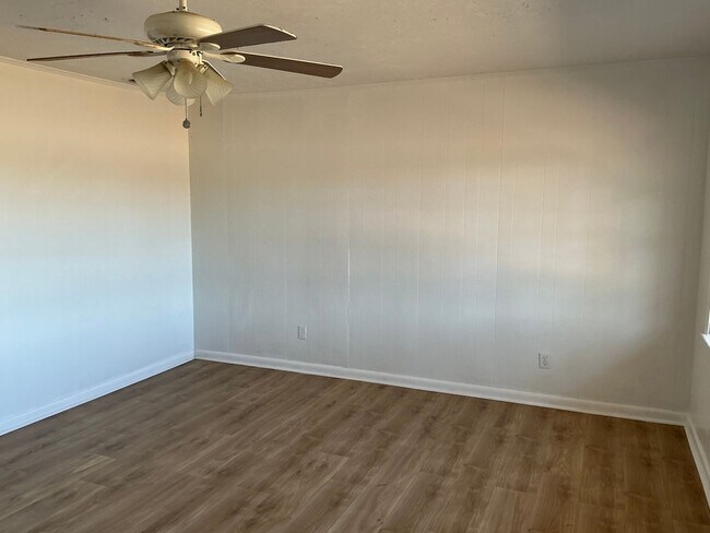 5217 Owens Rd in Blackshear, GA - Building Photo - Building Photo