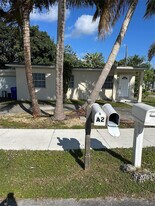 5635 Grant St in Hollywood, FL - Building Photo