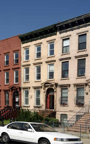 683 Willoughby Ave in Brooklyn, NY - Building Photo